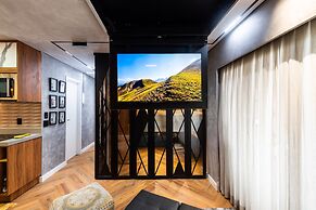 Stunning Views | Luxurious Apartment with Marginal Pinheiros View at R