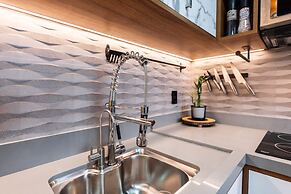 Stunning Views | Luxurious Apartment with Marginal Pinheiros View at R