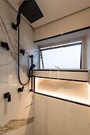 Stunning Views | Luxurious Apartment with Marginal Pinheiros View at R