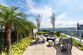 Stunning Views | Luxurious Apartment with Marginal Pinheiros View at R