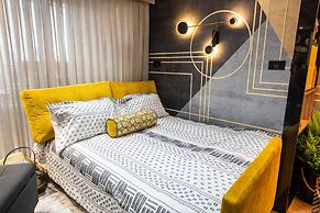 Stunning Views | Luxurious Apartment with Marginal Pinheiros View at R