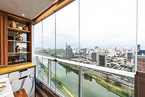 Stunning Views | Luxurious Apartment with Marginal Pinheiros View at R