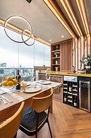 Stunning Views | Luxurious Apartment with Marginal Pinheiros View at R