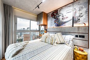 Stunning Views | Luxurious Apartment with Marginal Pinheiros View at R