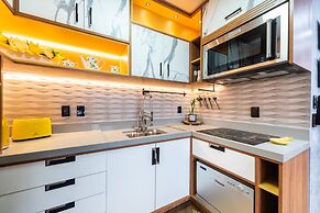 Stunning Views | Luxurious Apartment with Marginal Pinheiros View at R