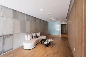 Stunning Views | Luxurious Apartment with Marginal Pinheiros View at R