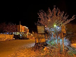 Sinasos Arnovalley Hotel