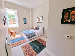 Unique Victorian Apartment in Edinburgh