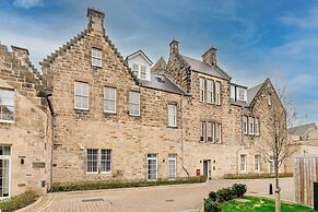 Unique Victorian Apartment in Edinburgh