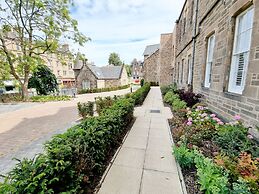 Unique Victorian Apartment in Edinburgh