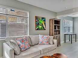 The Shell on Walnut 1br/1bath Hollywood Beach Free Parking