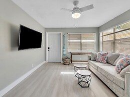 The Shell on Walnut 1br/1bath Hollywood Beach Free Parking