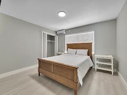 The Shell on Walnut 1br/1bath Hollywood Beach Free Parking