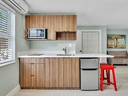 The Shell on Walnut Studio With Bath Hollywood Beach Free Parking