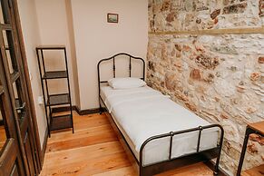 Nill's Stone House Otel