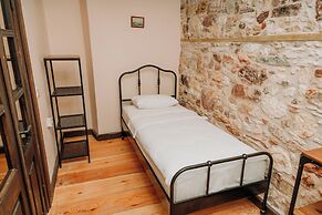 Nill's Stone House Otel