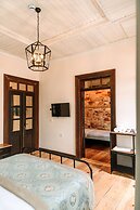 Nill's Stone House Otel