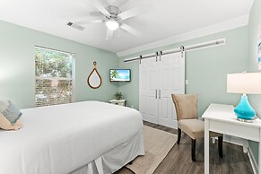 The Hideaway - 97 Barracuda St