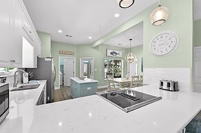 The Hideaway - 97 Barracuda St