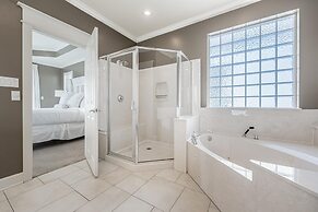 Son Kissed - 4814 Ocean Blvd