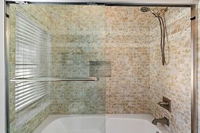 1375 Laurel Grove 2G S 3BR 3BA 12