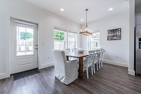 Sunny & Chair - 59 Sundance Ct
