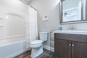 Sunny & Chair - 59 Sundance Ct