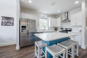 Sunny & Chair - 59 Sundance Ct