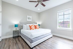 Sunny & Chair - 59 Sundance Ct