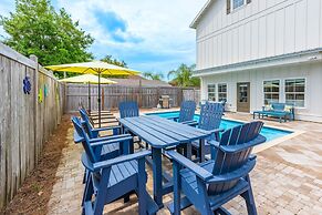 Sunny & Chair - 59 Sundance Ct