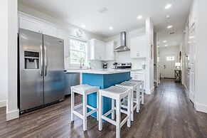 Sunny & Chair - 59 Sundance Ct