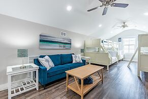 Sunny & Chair - 59 Sundance Ct