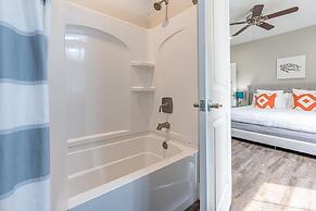 Sunny & Chair - 59 Sundance Ct