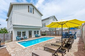 Sunny & Chair - 59 Sundance Ct