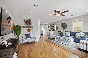 Stylish Luxury Home Near Beach & DT