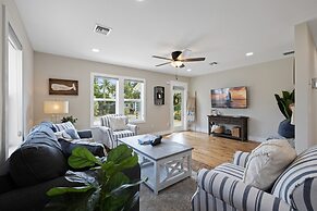 Stylish Luxury Home Near Beach & DT