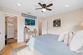 Stylish Luxury Home Near Beach & DT