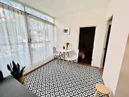 Bright apartment with large terrace overlooking Condes