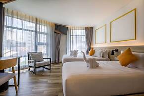 Santa Grand Classic Chinatown