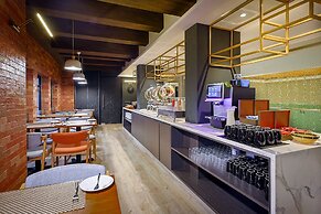 Santa Grand Classic Chinatown