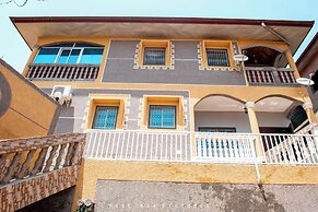 Odza, Modern Apartment, 3 Bedrooms, Private Parking