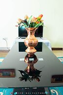 Odza, Modern Apartment, 3 Bedrooms, Private Parking