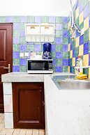 Odza, Modern Apartment, 3 Bedrooms, Private Parking