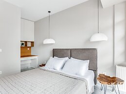 Sanders Old Port - Charming 1-bdr. Apt. w/ Balcony