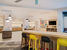 Home2 Suites By Hilton Atlanta Airport College Park