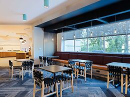 Home2 Suites By Hilton Atlanta Airport College Park