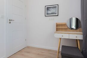 Warszawska Apartment Gdynia by Renters