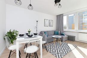 Warszawska Apartment Gdynia by Renters