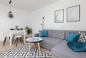 Warszawska Apartment Gdynia by Renters