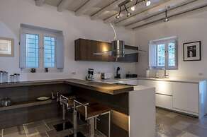 Villa Agatha With Private Pool Outdoor Jacuzzi